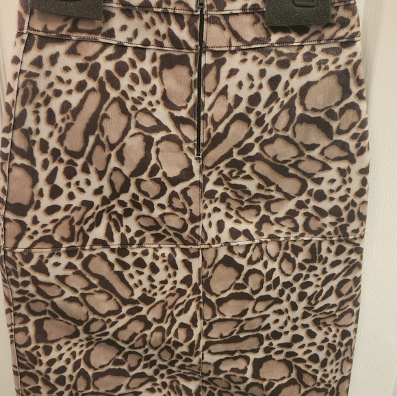 Faux Fur Leopard Print Skirt - Picture 5 of 10